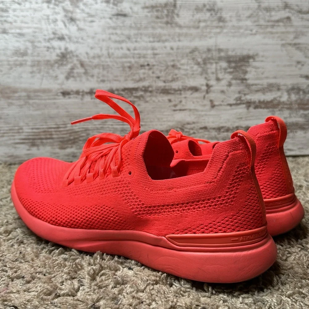 APL ATHLETIC PROPULSION LABS Techloom Breeze Impulse Red & Blue Haze size 11